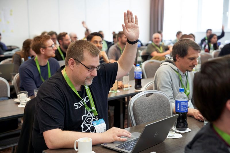 Teilnehmende einer Software Architecture Schulung